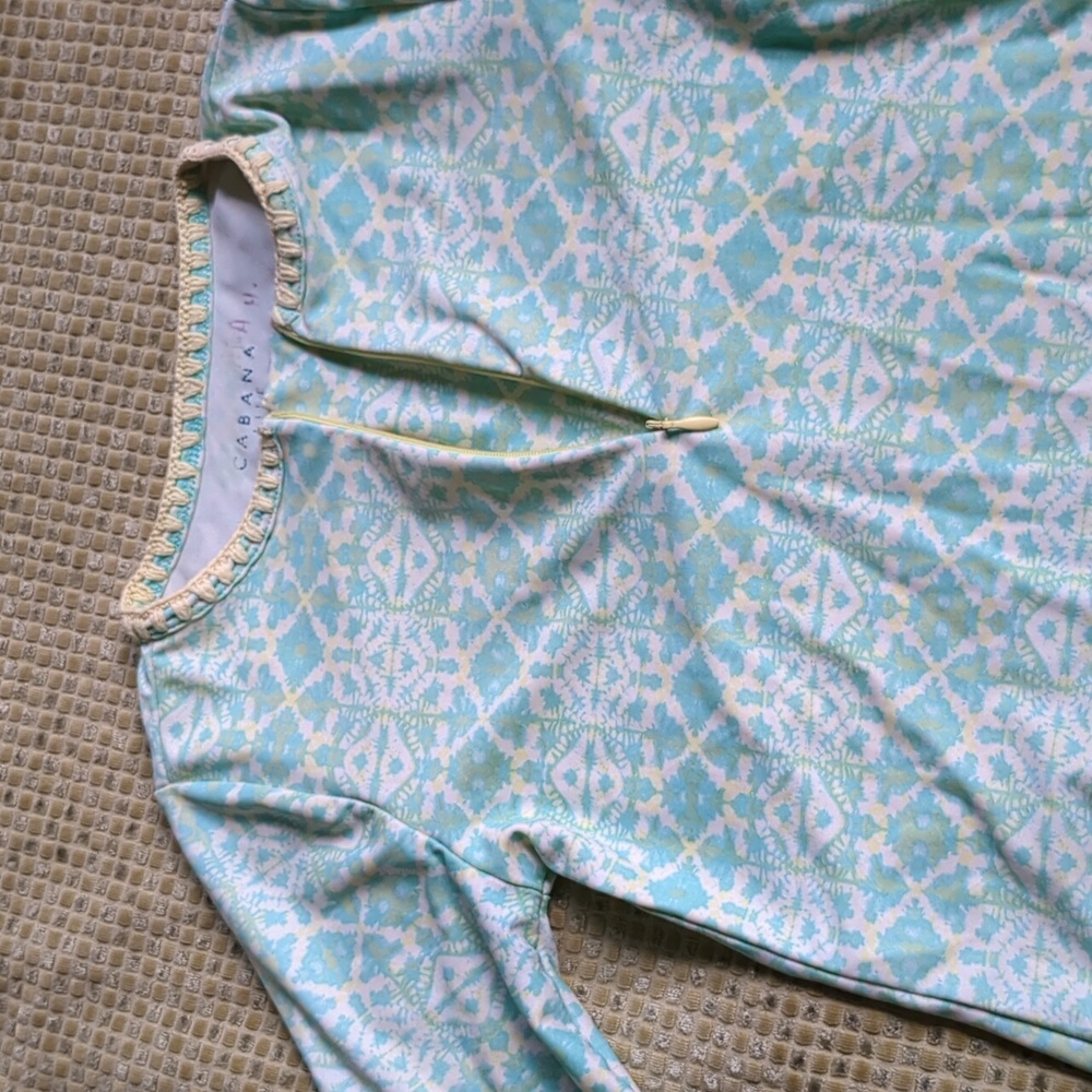 Light Green Rash Guard - Picture 2 of 4
